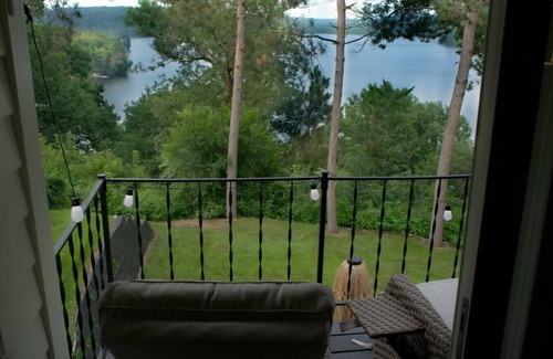 Hudson Cabine | Amethyst Bay on Lake Mallalieu:sauna&swimspa pool