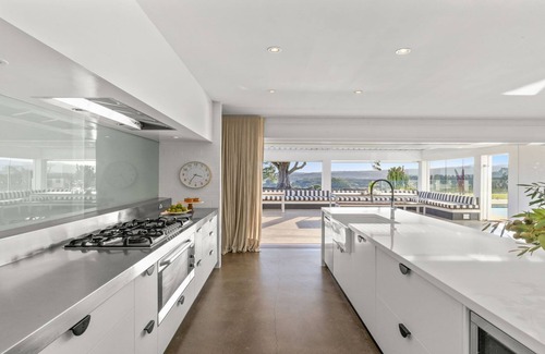 Federal Maison | Amileka - luxury 25 acre estate with pool