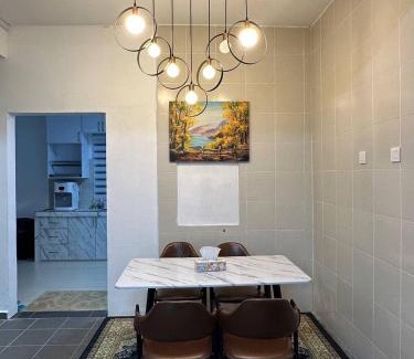 Batu Pahat Maison | Amir Homestay