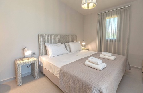 Kefalonia Autre | Ammos Suite is a stunning two-bedroom detached house
