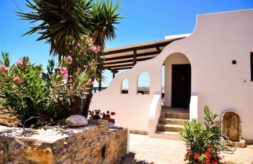 Katapola Appartement | Amorgos Suite Panoramic sea view private parking