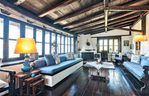 Egira Maison | Ampelos Estate