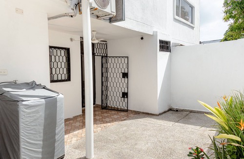 Barranquilla Maison | Ample 3-bedroom house with AC, WiFi in delightful Barranquilla