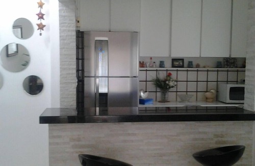 Tombo Appartement | Ample ap. Praia do Tombo 1 lit 02 lits. avec balcon cuisine américaine à 150m de la ma