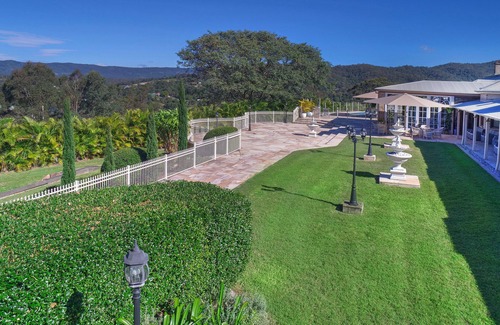 Draper Maison | Amrata Estate: Retreat Unite Wed Celebrate Party in Style!