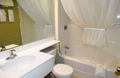 Moncton Hôtel | Amsterdam Inn & Suites Moncton
