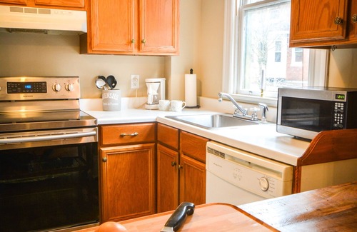 Ashfield Appartement | Amsterdam TownHouse / NYC Suite-Downtown Jim Thorpe Near Mauch Chunk Opera House!