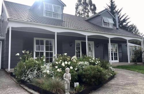 Springfield Maison | Amy's Forest City Villa