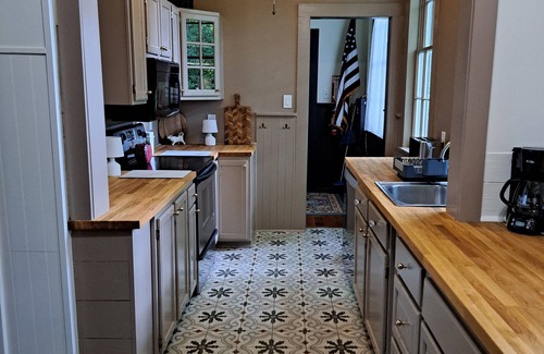 Cooperstown Maison | Amy's Schoolhouse --6 bedroom, minutes to Dreams Park and Cooperstown Center