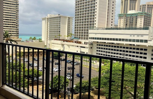 Diamond Head - Kapahulu - St. Louis Copropriété | An Aloha condo in the heart of Waikiki-5 minutes to beach, parking, AC,WiFi incl
