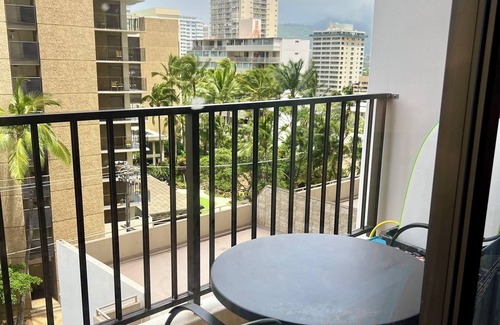 Diamond Head - Kapahulu - St. Louis Copropriété | An Aloha condo in the heart of Waikiki-5 minutes to beach, parking, AC,WiFi incl