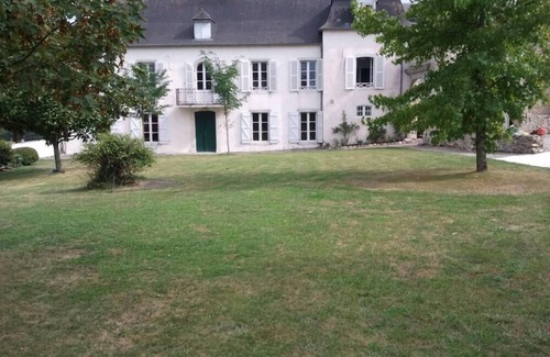 Lucq-de-Bearn Maison | Grande maison de caractère rénovée, piscine et vue imprenable sur les Pyrénées