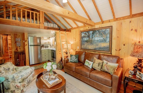 Thomasville Cabine | An elegant waterside retreat in the Red Hills