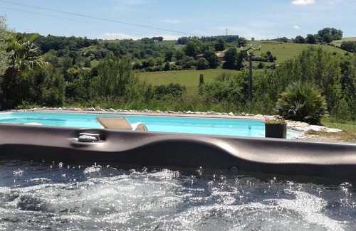 Coueilles Villa | Parenthèse enchantée à la campagne Villa, piscine, jacuzzi rien que pour vous
