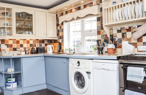Adamstown Maison | AN GRIANAN, pet friendly, with open fire in Adamstown, County Wexford