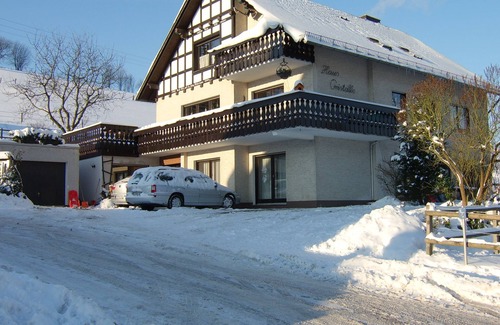 Olsberg Appartement | Pour tous, une destination de vacances idéale avec piscine intérieure et sauna en été et en hiver