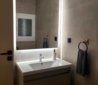 Kiato Appartement | An Oasis By The Beach