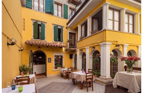 Caprino Veronese Hôtel | une vieille locanda qui est un point de repère italien ... environ 200 ans "DOUBLE 4"