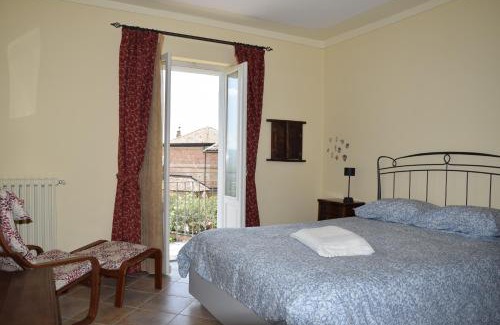 Guarene Appartement | An tij slè - Nel cuore del borgo