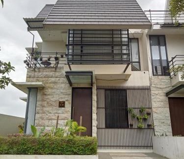 Oro Oro Ombo Villa | Anagata House Batu at C8 Grand Kusuma Hill