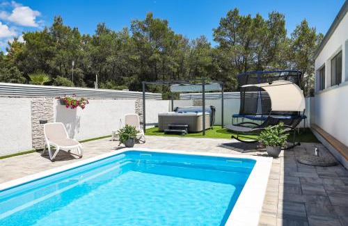 Municipality of Sukosan Appartement | ANAI Serenity apartment , private heated pool and Hot Tub