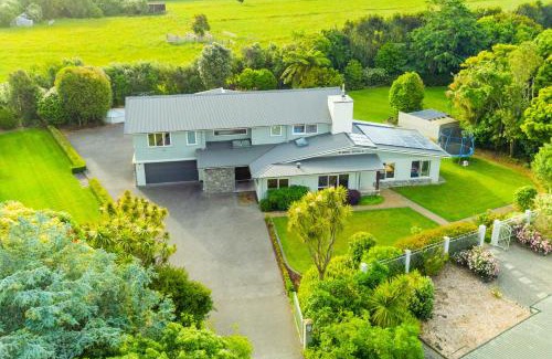 Otaki Cabine | Anam Cara Gardens luxury Villa Private bedrooms and ensuite bathrooms Sleeps 9