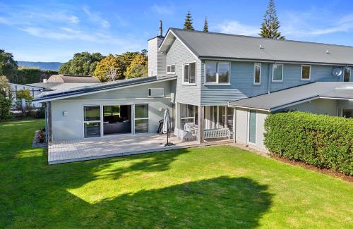 Otaki Cabine | Anam Cara Gardens luxury Villa Private bedrooms and ensuite bathrooms Sleeps 9