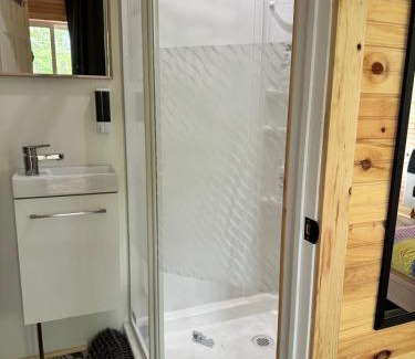 Pleasant Bay Appartement | Ananda - Enchanted Forest Hideaway