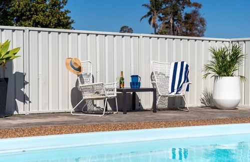 Greenwell Point Maison | Anchorage — Stay 3 Pay 2