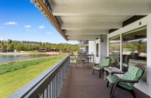 Dillon Appartement | Anchorage West Condos Building 10 Unit 105 by Summit County Mountain Retreats