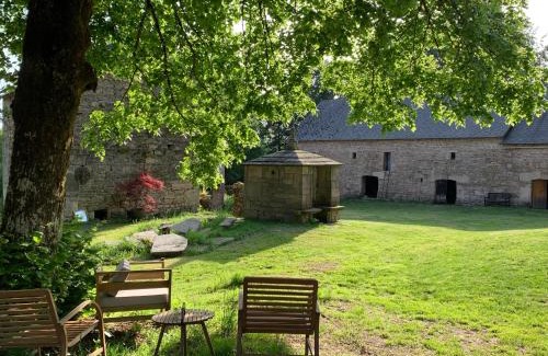 Saint-Merd-les-Oussines Lit Et Petit-Déjeuner | Ancien Prieure Chambre King Size avec sauna et bain nordique privatifs en extérieur