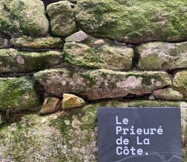 Saint-Merd-les-Oussines Lit Et Petit-Déjeuner | Ancien Prieure Chambre King Size avec sauna et bain nordique privatifs en extérieur