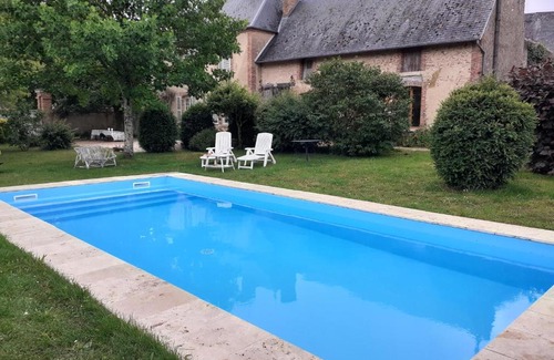 La Chapelle-dʼAngillon Lit Et Petit-Déjeuner | Ancien Presbytère