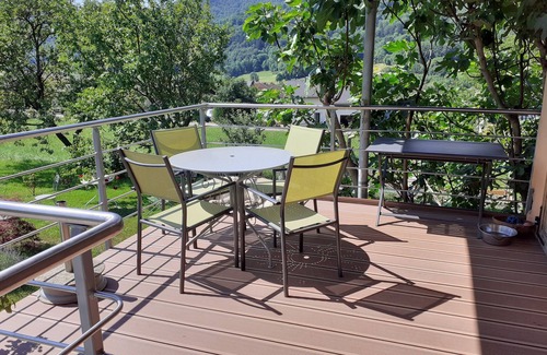 Ugine Maison | Ancienne ferme rénovée, à proximité du Lac d'Annecy et au pied des montagnes.