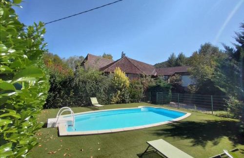 Faycelles Maison | Ancienne grange réhabilitée, piscine et jardin
