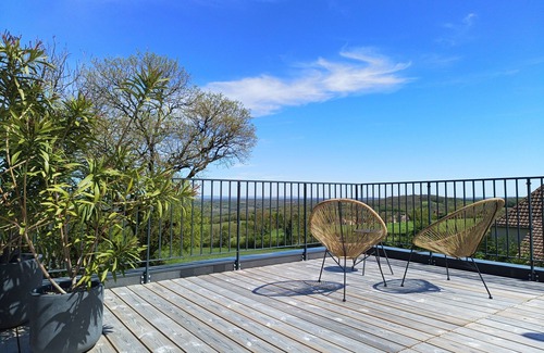 Ginouillac Maison | Grand Gîte rénové entre Rocamadour/Sarlat & Cahors. Piscine, sauna, jardin