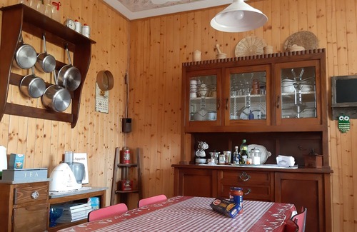 Neviano degli Arduini Maison | Ancienne maison individuelle dans une cour paysanne, sur les collines de Parme