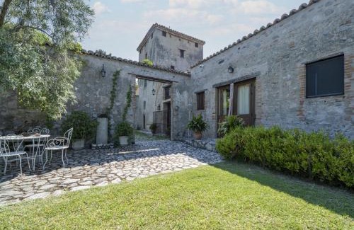 Stilo Maison | Ancient holiday home in the countryside of Stilo with garden