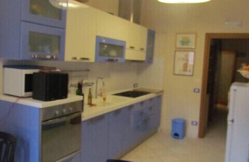 Terracina Appartement | Ancien reconstruit élégant appartement de 65 m2 dans le vieux centre Endependant Entrance