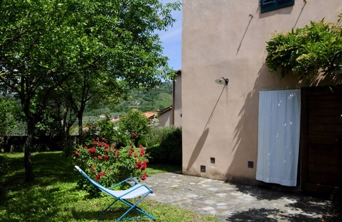 Serravalle Pistoiese Maison | MAISON ANCIENNE RENOVEE AVEC JARDIN DANS VILLAGE MÉDIÉVAL - LE JARDIN SECRET