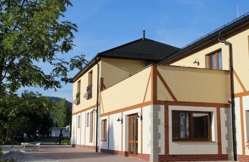 Roznov Pod Radhostem Maison | Anděl Penzion & Cafe