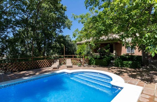Niguelas Villa | Maison andalouse avec piscine privée, vue et WiFi