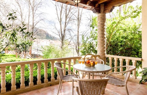 Niguelas Villa | Maison andalouse avec piscine privée, vue et WiFi