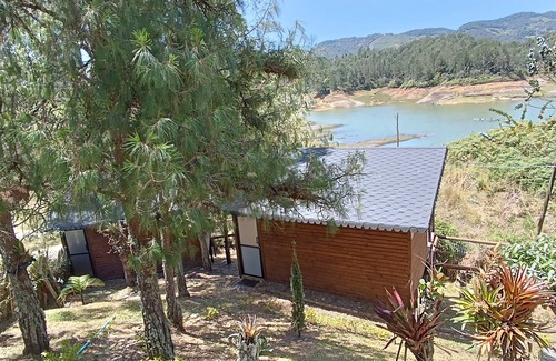 Guatape Cabine | Andre's Deck