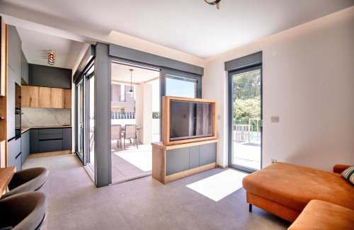 Artatore Appartement | Andrea Deluxe Apartment with Pool