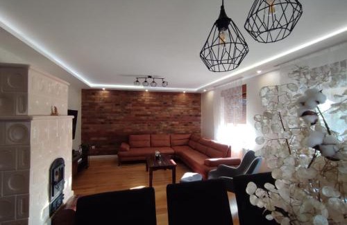 Nustar Maison | ANDRIJIN stan