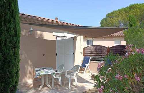 Massillargues-Attuech Maison | Anduze Gîte Les Pins au "Petit Clos des Cigales"