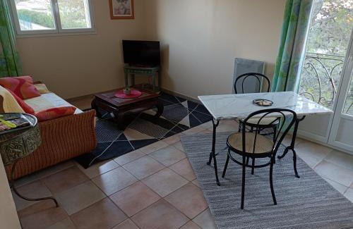Massillargues-Attuech Maison | Anduze Gîte Les Bambous au "Petit Clos des Cigales"