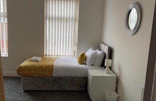 Anfield Maison | Anfield House 2 bedroom 2 Mins from Anfield Stadium Sleeps 7