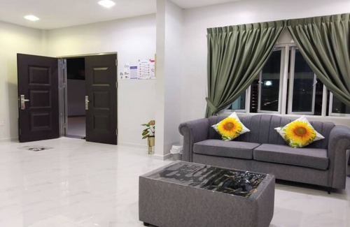 Central District Maison | Angies Cottage @ Taman Sentosa, Johor Bahru, 16-30 pax